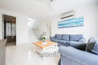 5 Bedroom Villa In Laguna Park For Rent