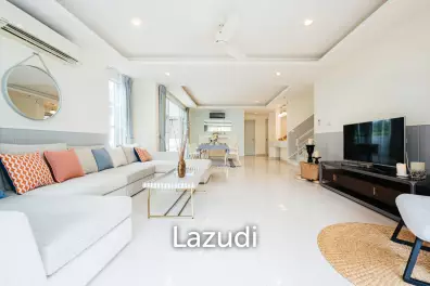 5 Bedroom Villa In Laguna Park For Rent