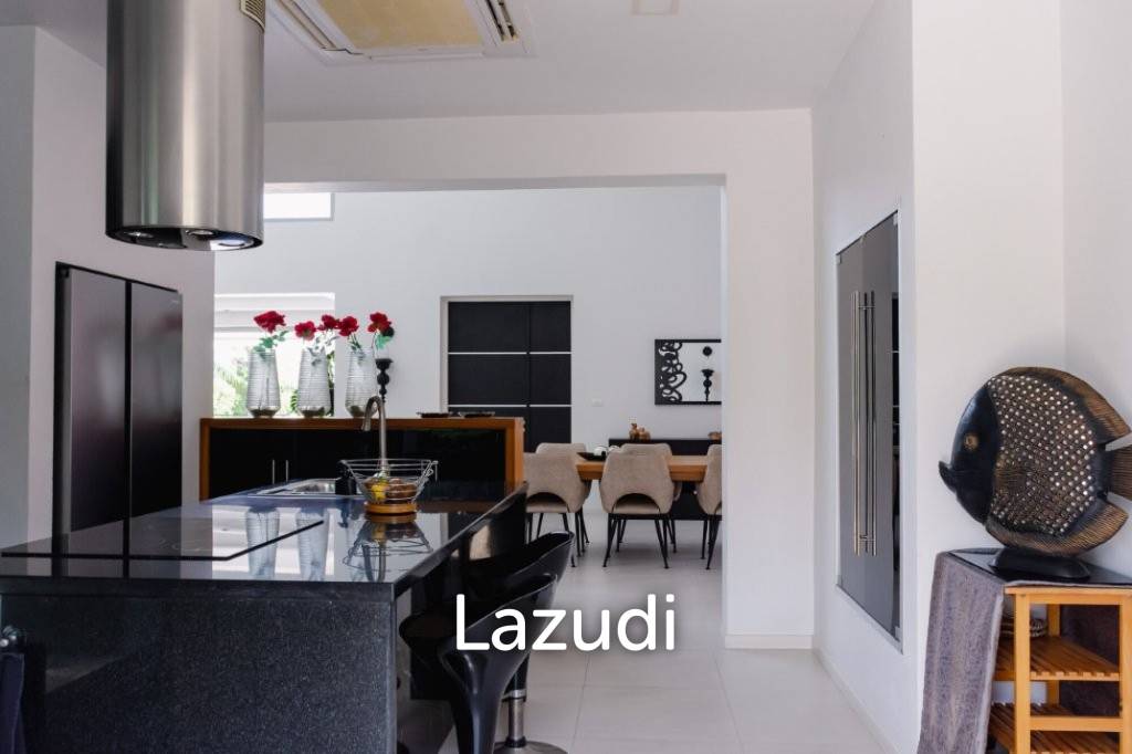 1,600 ตร.ม 6 เตียง 6 อาบน้ำ วิลล่า For ขาย