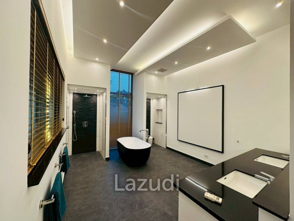 4 Beds 5 Baths 370 SQ.M. Phoenix Golf Club