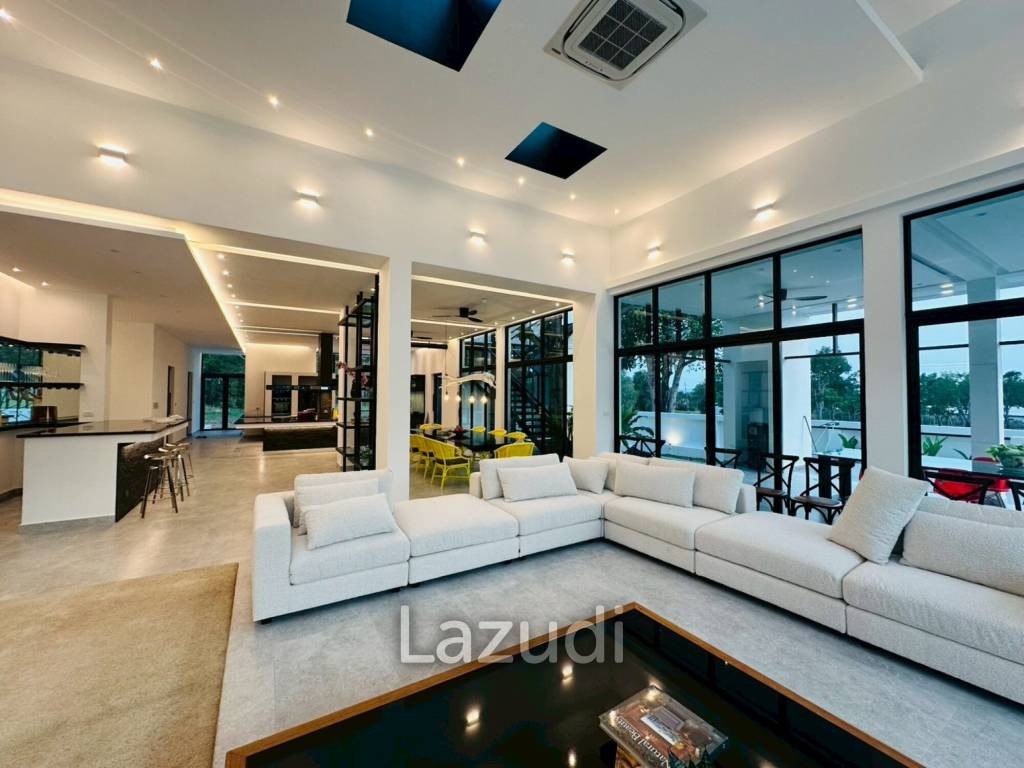 4 Beds 5 Baths 370 SQ.M. Phoenix Golf Club