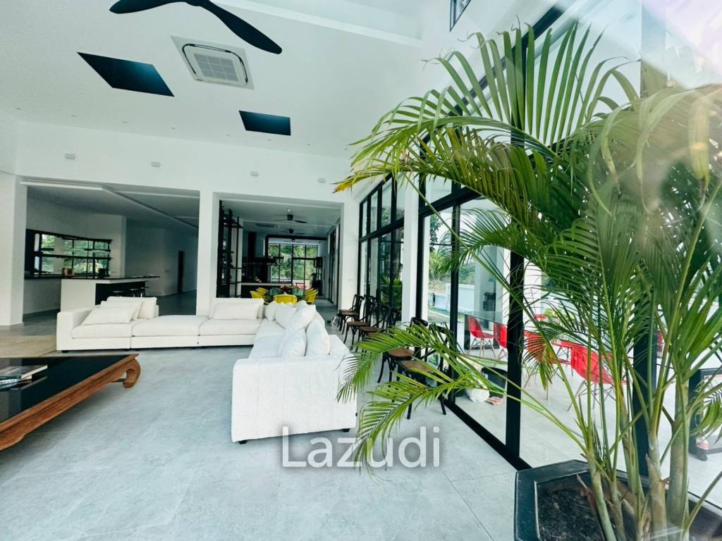 4 Beds 5 Baths 370 SQ.M. Phoenix Golf Club
