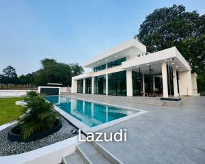 4 Beds 5 Baths 370 SQ.M. Phoenix Golf Club