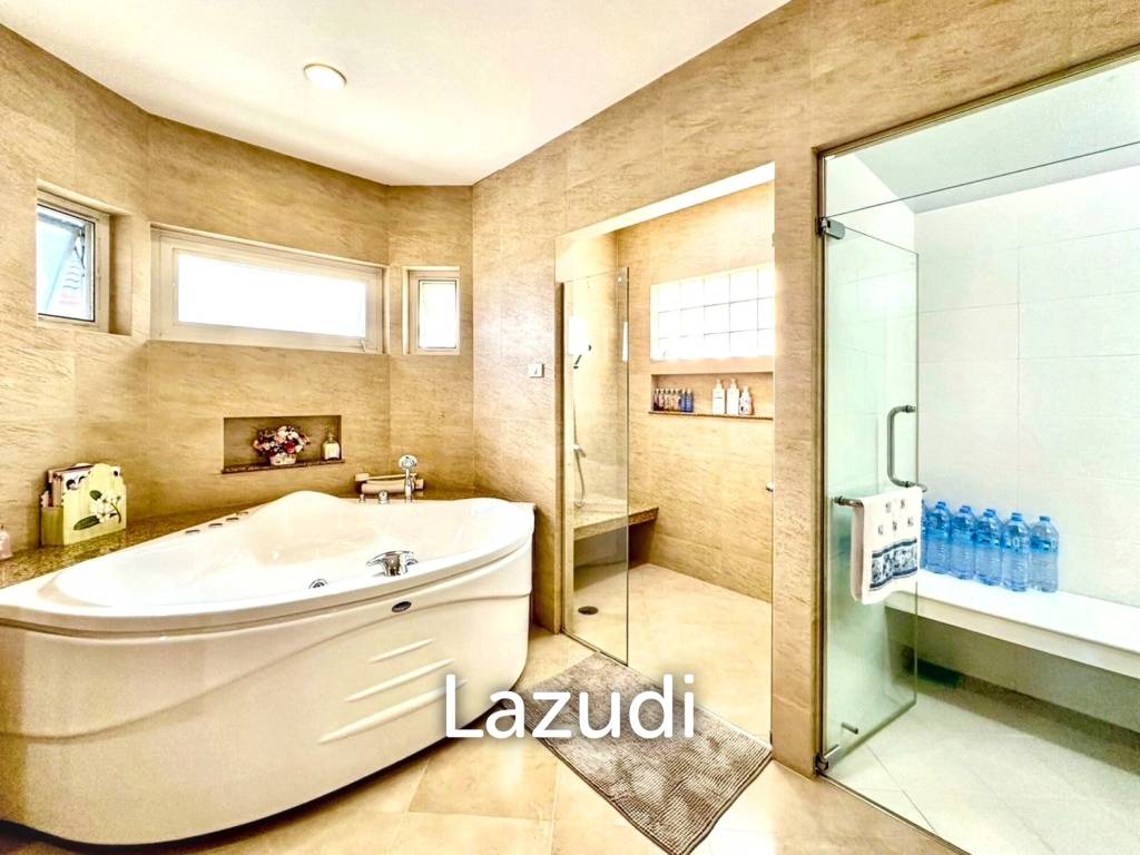 5 Bed 7 Bath Detached Home in Grand Canal Prachachean