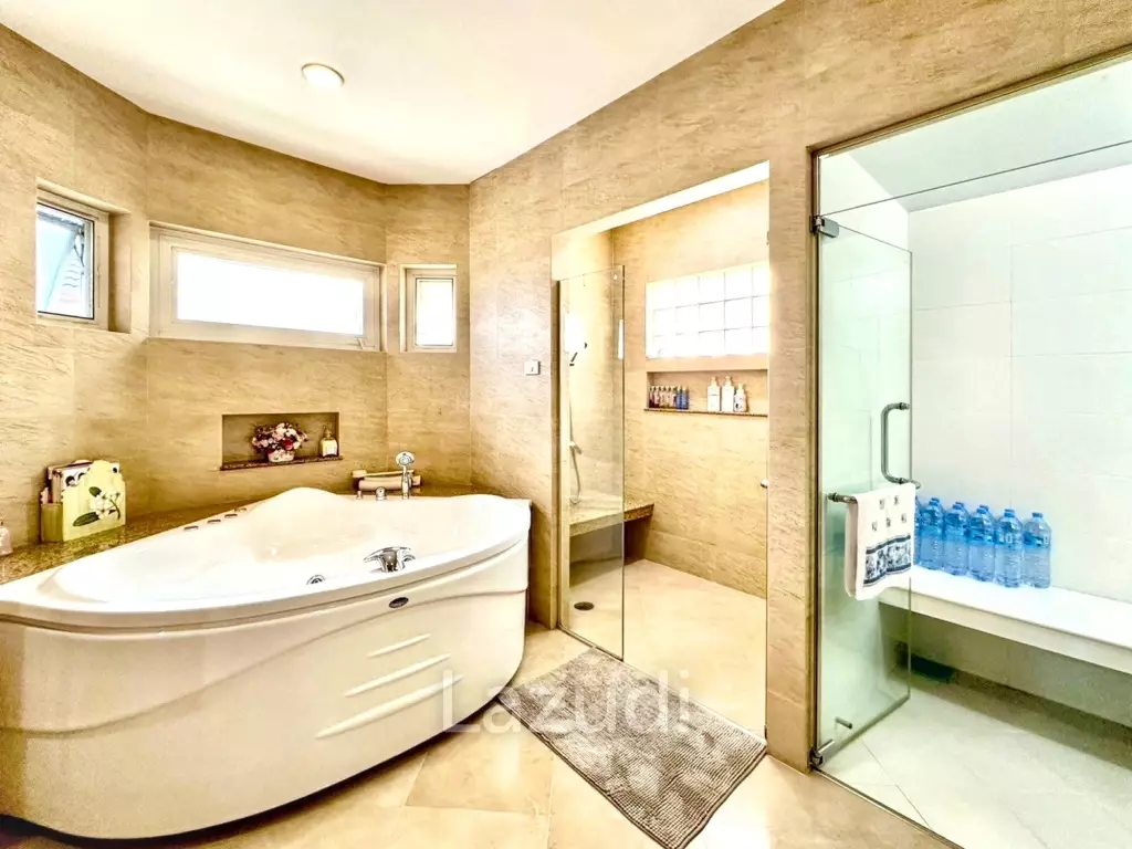 5 Bed 7 Bath Detached Home in Grand Canal Prachachean