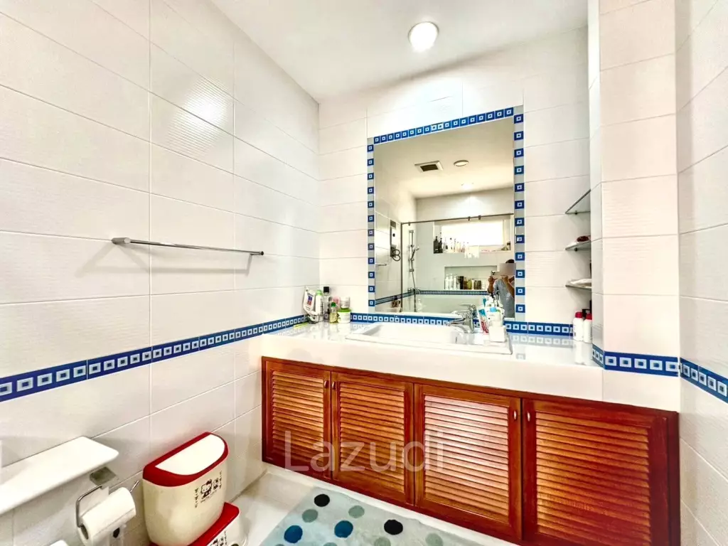 5 Bed 7 Bath Detached Home in Grand Canal Prachachean