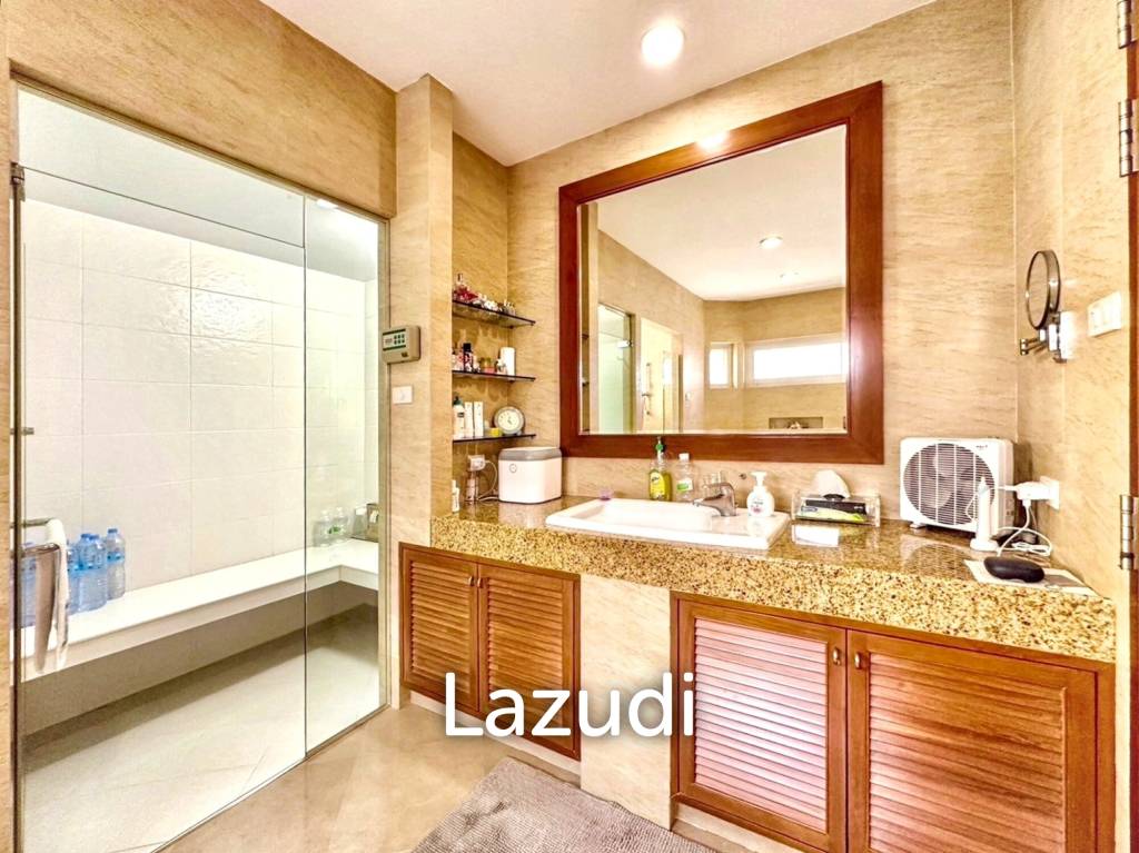 5 Bed 7 Bath Detached Home in Grand Canal Prachachean