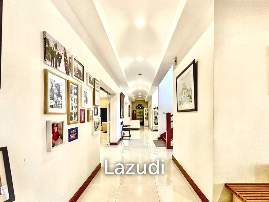 5 Bed 7 Bath Detached Home in Grand Canal Prachachean