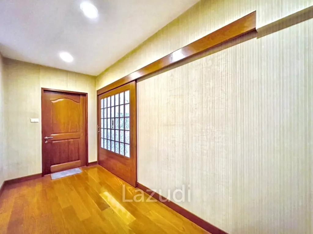 5 Bed 7 Bath Detached Home in Grand Canal Prachachean
