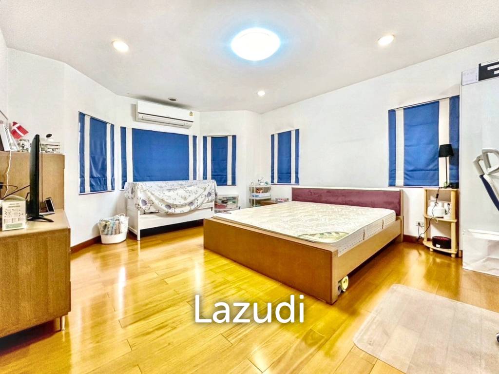 5 Bed 7 Bath Detached Home in Grand Canal Prachachean