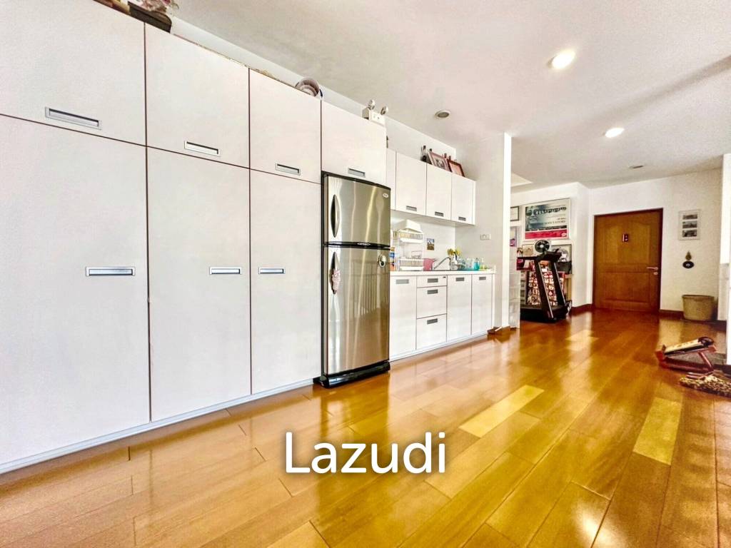 5 Bed 7 Bath Detached Home in Grand Canal Prachachean