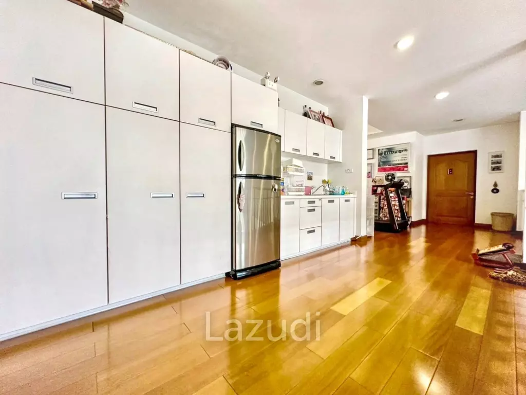 5 Bed 7 Bath Detached Home in Grand Canal Prachachean