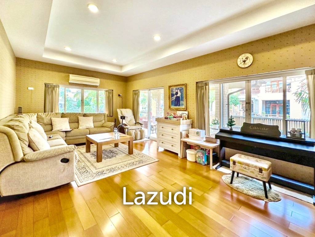 5 Bed 7 Bath Detached Home in Grand Canal Prachachean