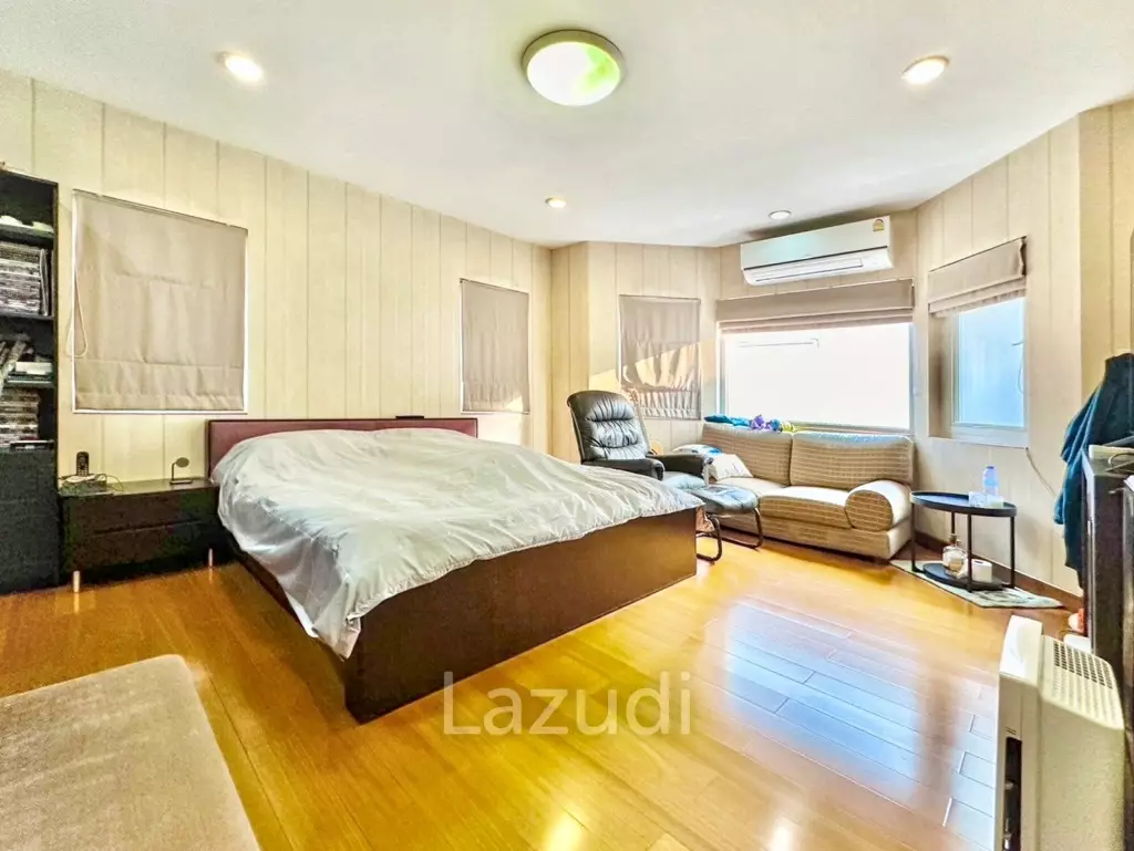 5 Bed 7 Bath Detached Home in Grand Canal Prachachean