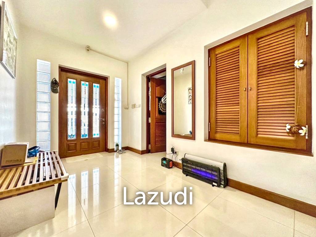 5 Bed 7 Bath Detached Home in Grand Canal Prachachean