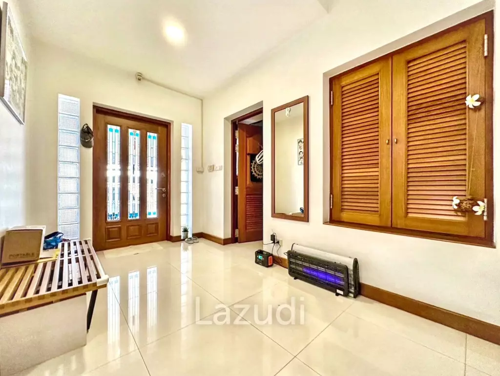 5 Bed 7 Bath Detached Home in Grand Canal Prachachean