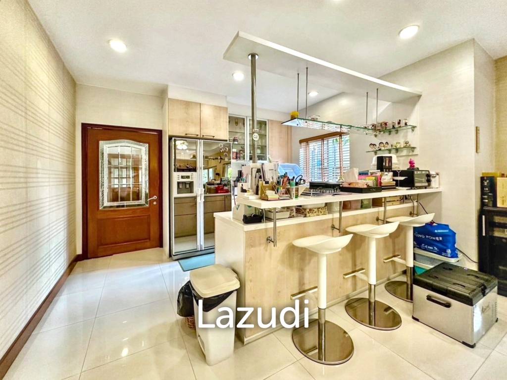 5 Bed 7 Bath Detached Home in Grand Canal Prachachean