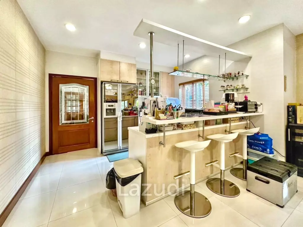 5 Bed 7 Bath Detached Home in Grand Canal Prachachean