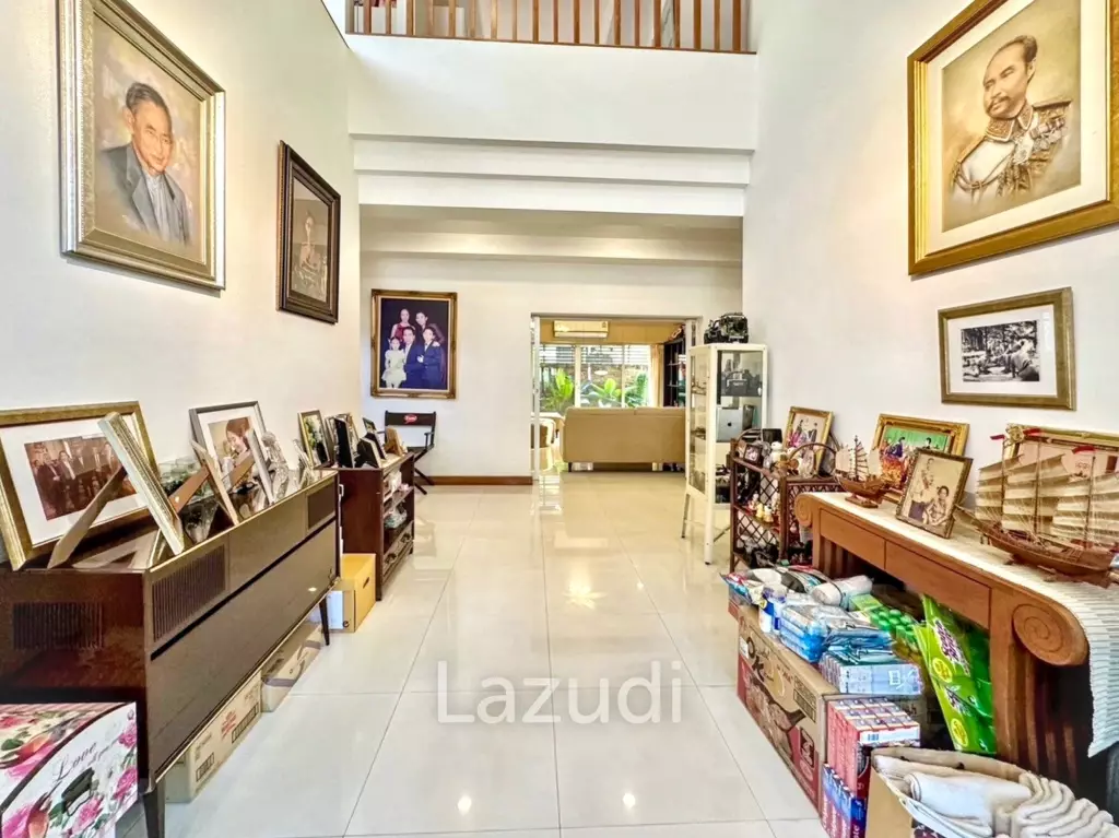 5 Bed 7 Bath Detached Home in Grand Canal Prachachean