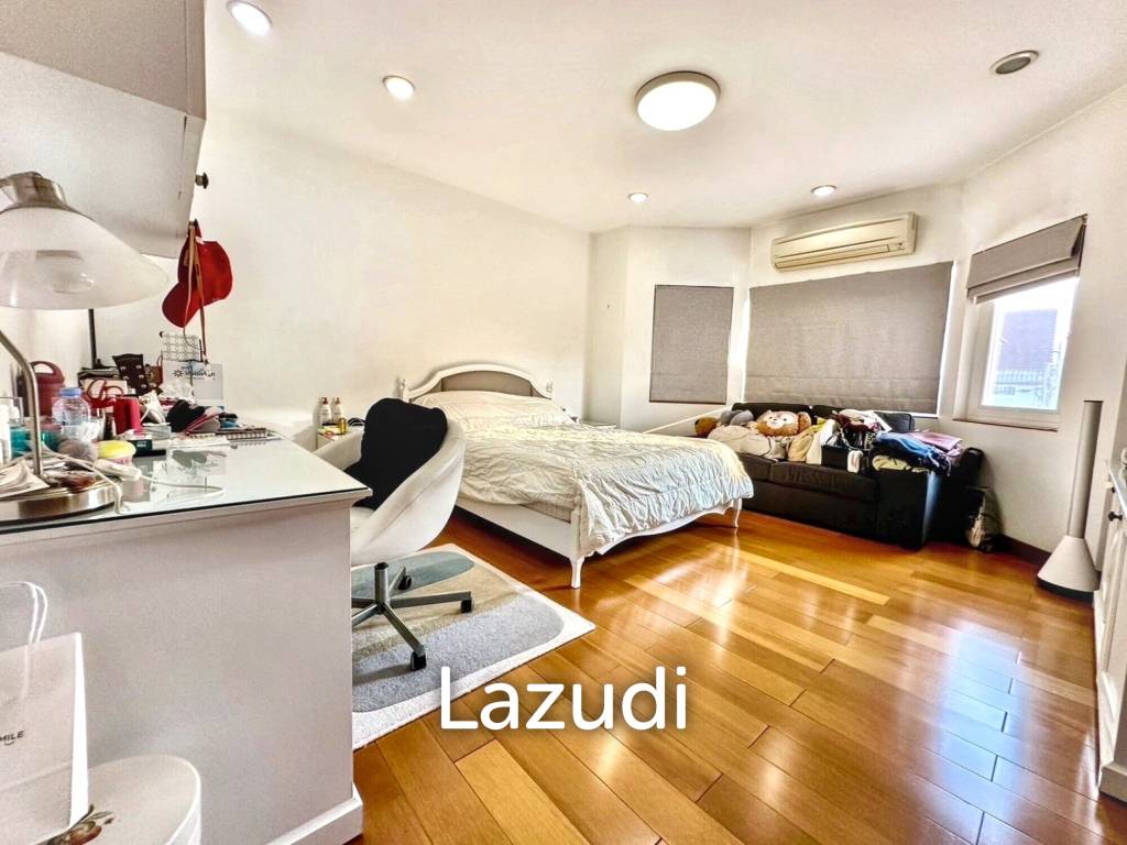 5 Bed 7 Bath Detached Home in Grand Canal Prachachean