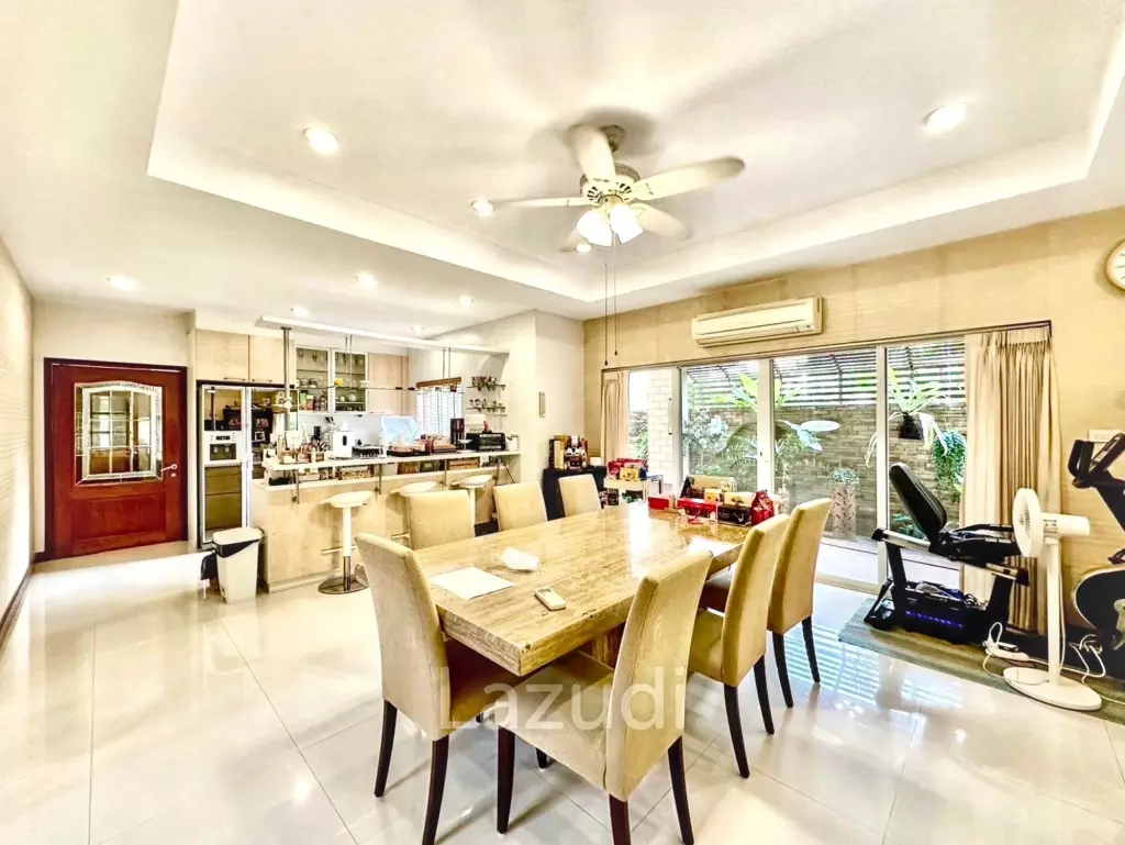 5 Bed 7 Bath Detached Home in Grand Canal Prachachean
