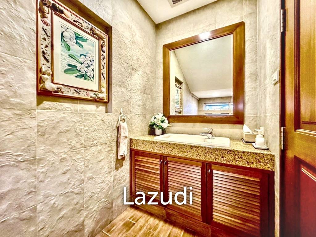 5 Bed 7 Bath Detached Home in Grand Canal Prachachean