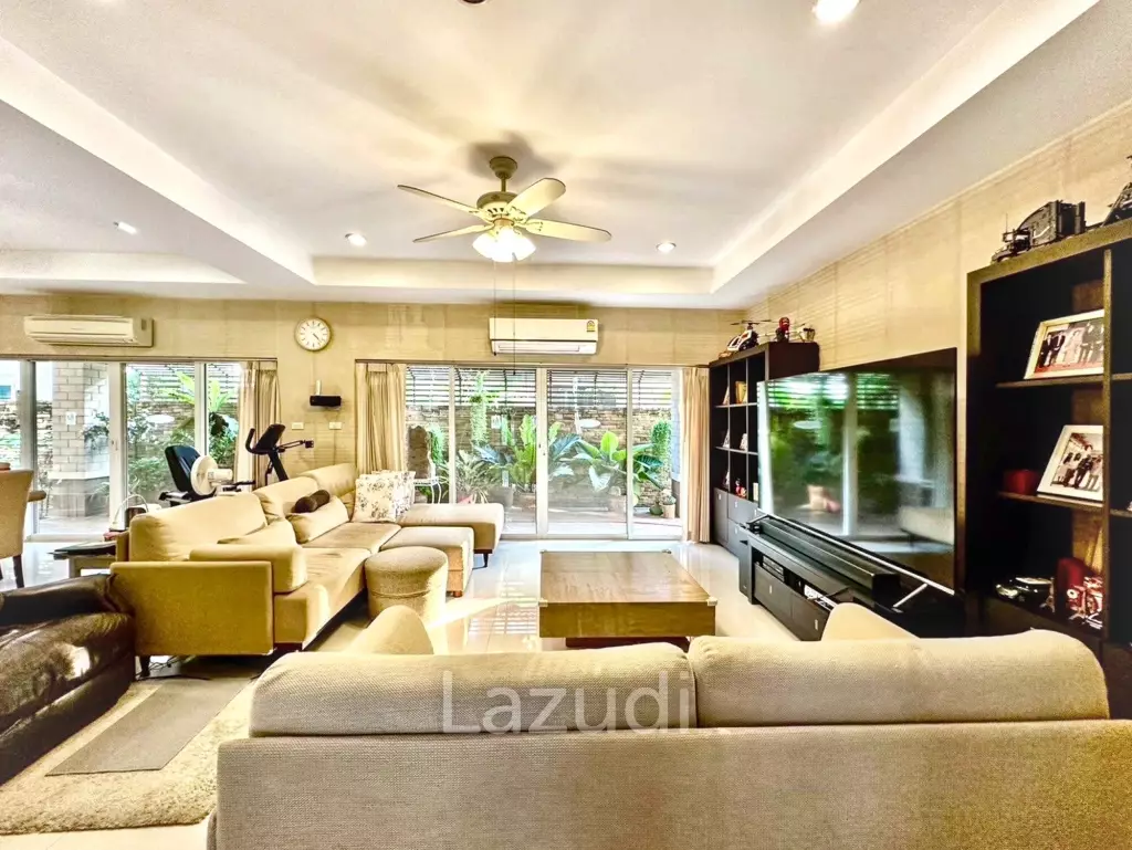 5 Bed 7 Bath Detached Home in Grand Canal Prachachean