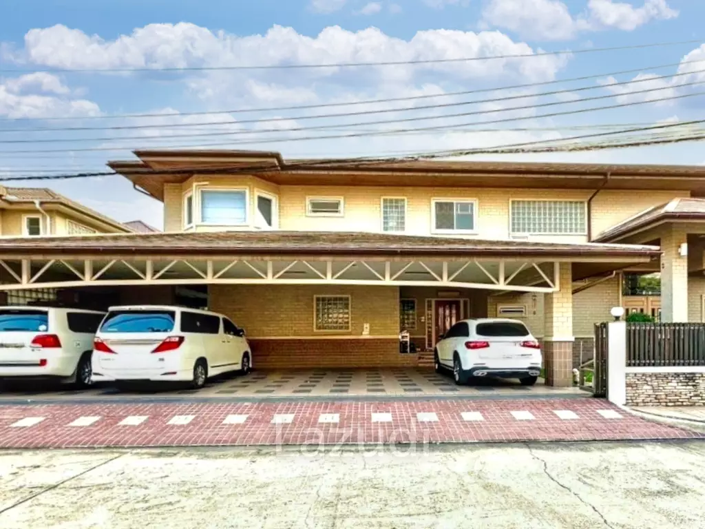 5 Bed 7 Bath Detached Home in Grand Canal Prachachean