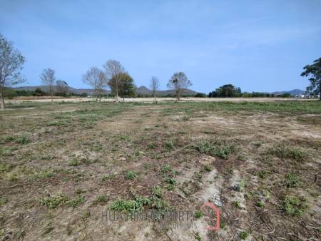 Prime Land 2 Rai For Home Building Plot Near Black Mountain Golf