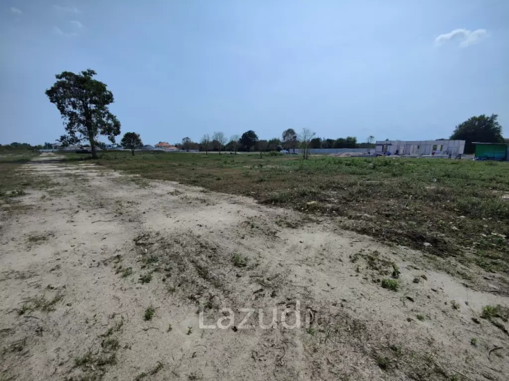 Prime Land 2 Rai For Home Building Plot Near Black Mountain Golf