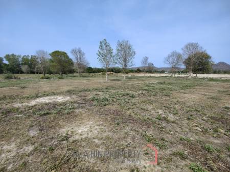 Prime Land 2 Rai For Home Building Plot Near Black Mountain Golf