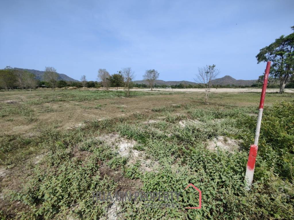 Prime Land 2 Rai For Home Building Plot Near Black Mountain Golf