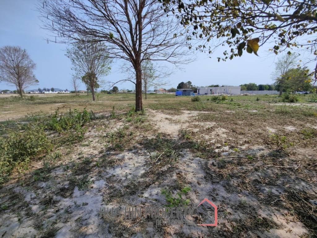 Prime Land 2 Rai For Home Building Plot Near Black Mountain Golf