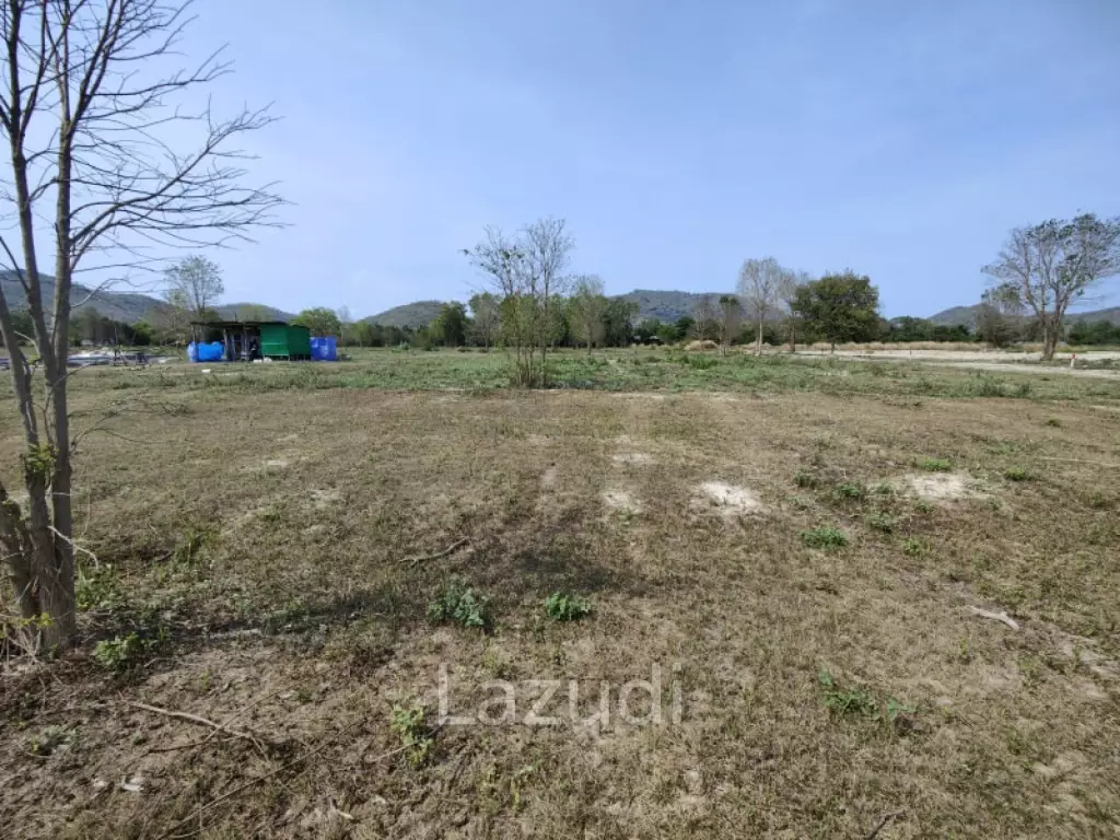Prime Land 2 Rai For Home Building Plot Near Black Mountain Golf