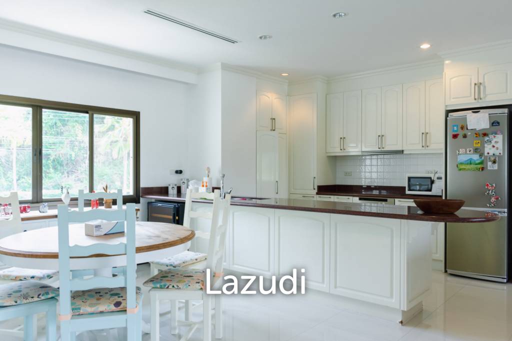 PALM HILLS CONDO : Great 3 Bed condo on the golf course