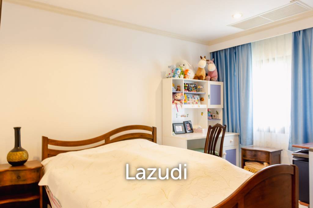 PALM HILLS CONDO : Great 3 Bed condo on the golf course