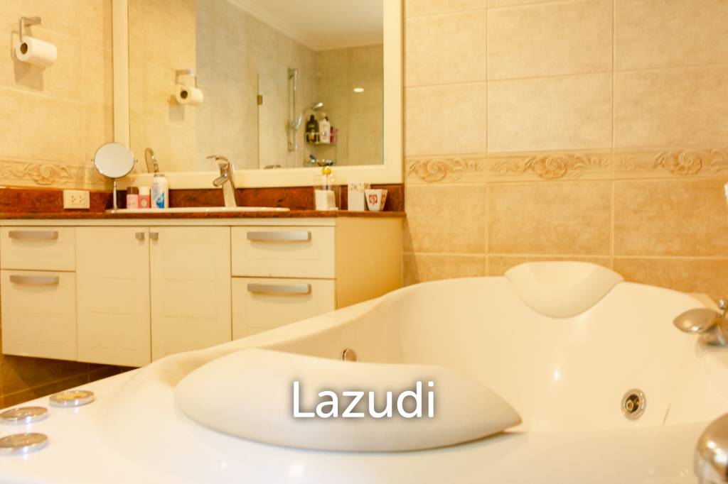 PALM HILLS CONDO : Great 3 Bed condo on the golf course