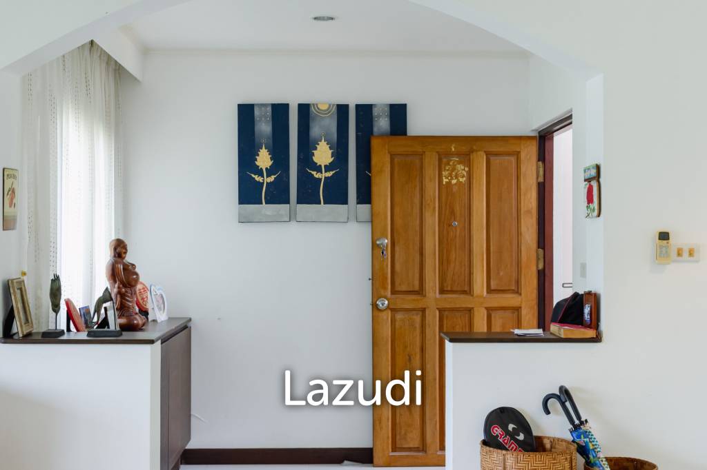 PALM HILLS CONDO : Great 3 Bed condo on the golf course