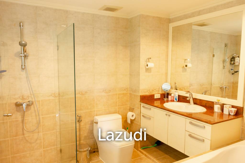 PALM HILLS CONDO : Great 3 Bed condo on the golf course