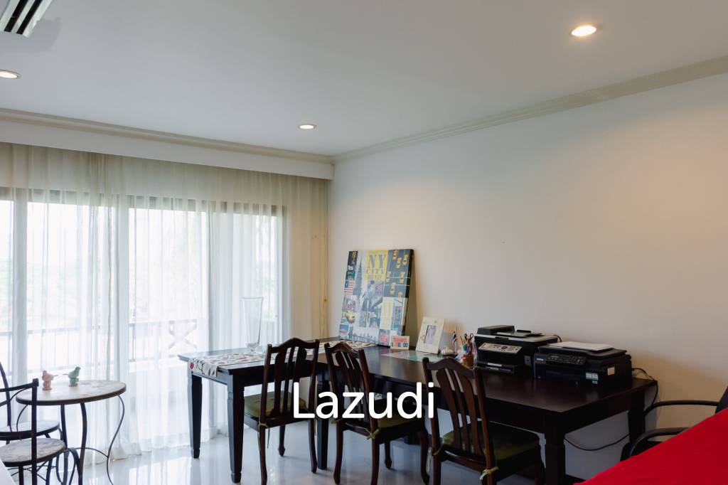 PALM HILLS CONDO : Great 3 Bed condo on the golf course