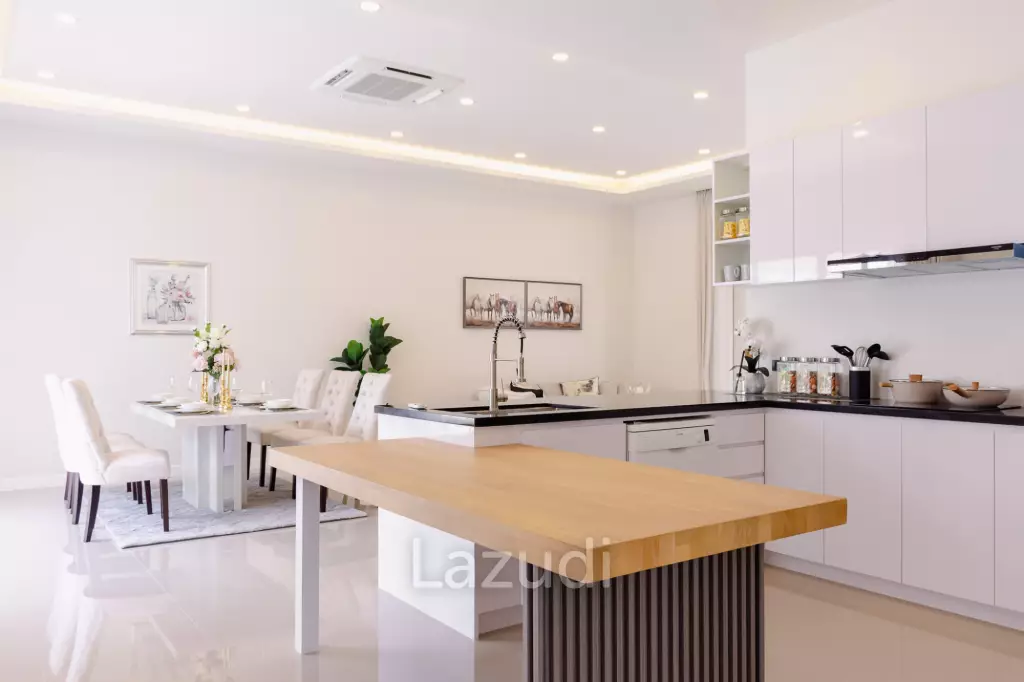 3 Bed 4 Bath 264.7 SQ.M Woodlands Residence