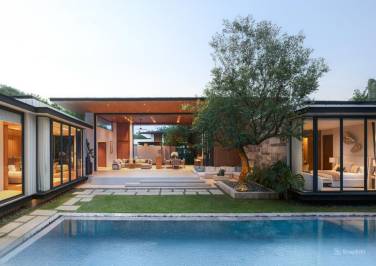 4 Bed 4 Bath 425 SQ.M Botanica Green Boulevard