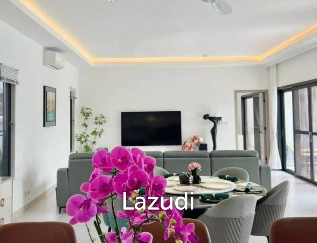 Black Mountain: Pool villa with 5 bedrooms and 5 bathrooms