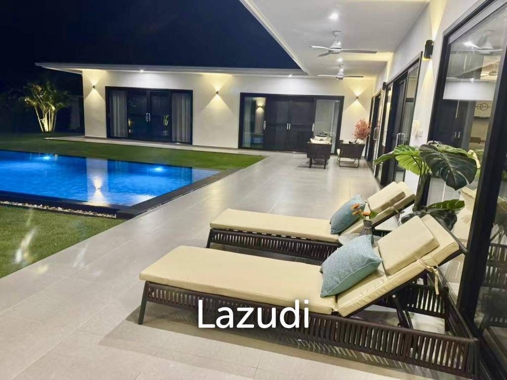 Black Mountain: Pool villa with 5 bedrooms and 5 bathrooms