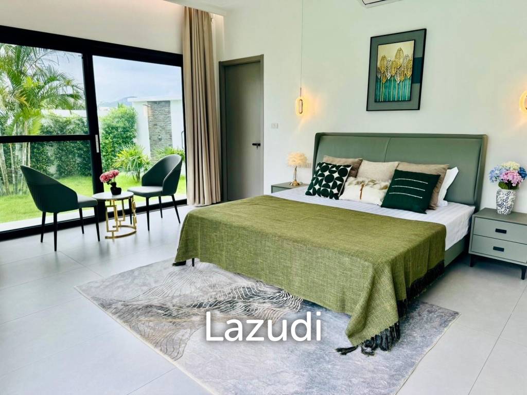 Black Mountain: Pool villa with 5 bedrooms and 5 bathrooms