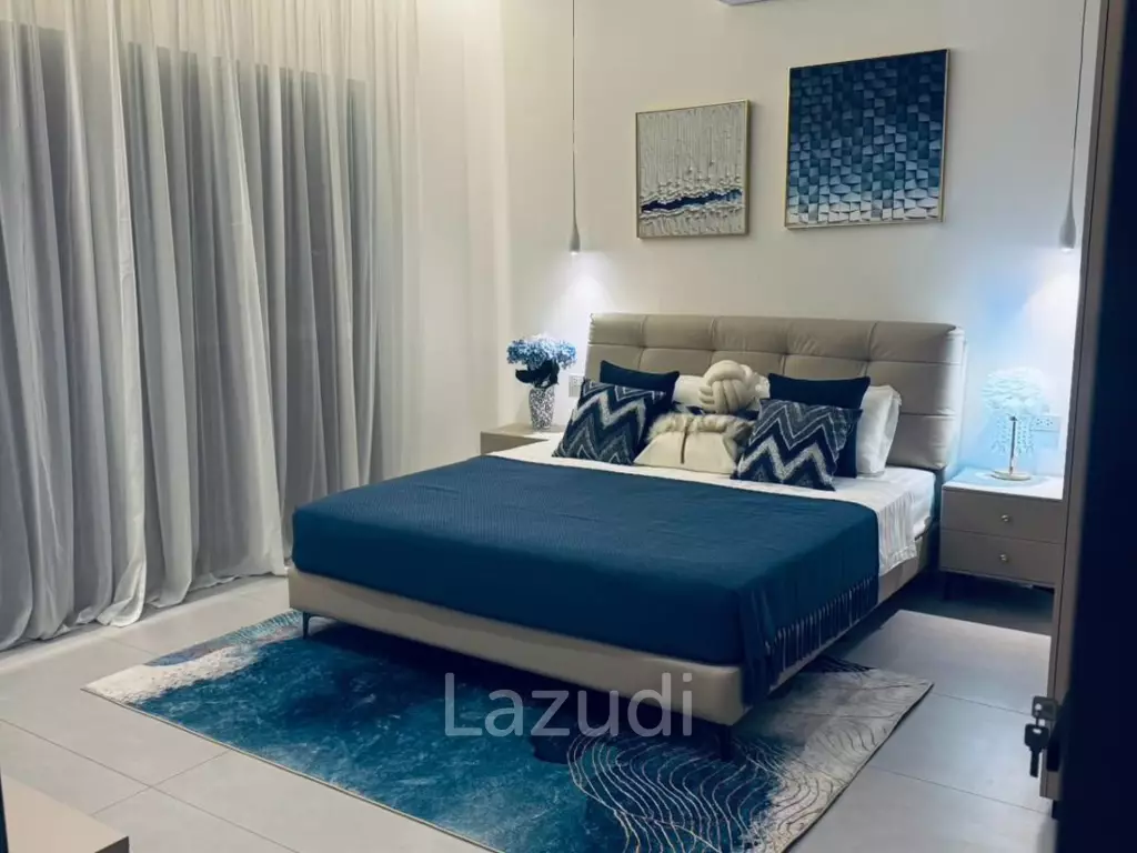 Black Mountain: Pool villa with 5 bedrooms and 5 bathrooms