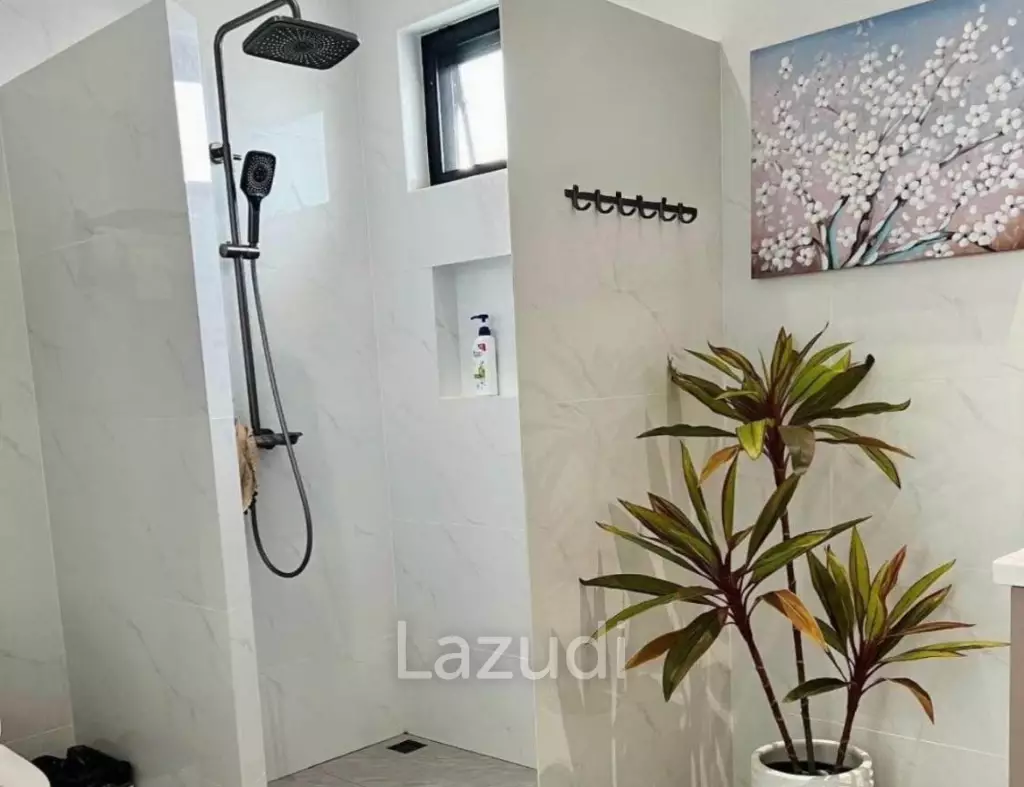 Black Mountain: Pool villa with 5 bedrooms and 5 bathrooms