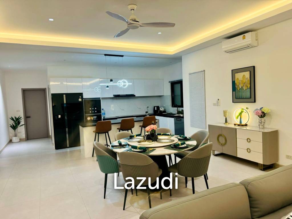 Black Mountain: Pool villa with 5 bedrooms and 5 bathrooms