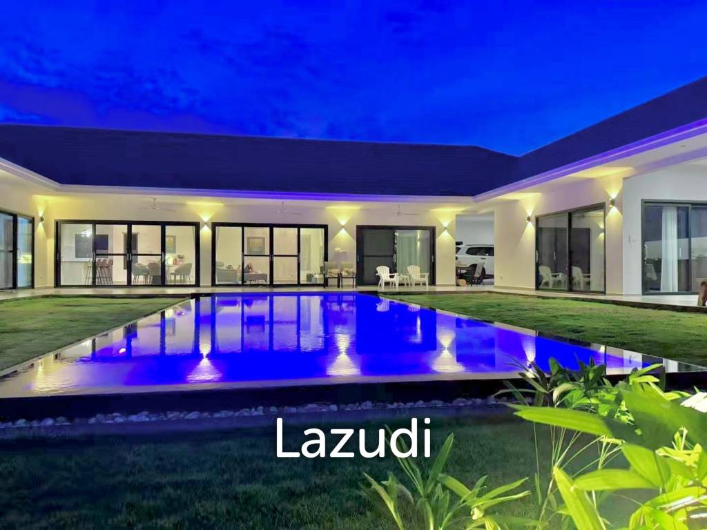 Black Mountain: Pool villa with 5 bedrooms and 5 bathrooms
