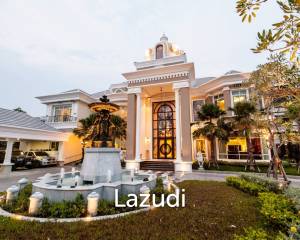 5 Bed 6 Bath Luxury Mansion in Central Bangkok – 517 SQ.W. of Land, Pool, Office Buildin in Din Daeng District
